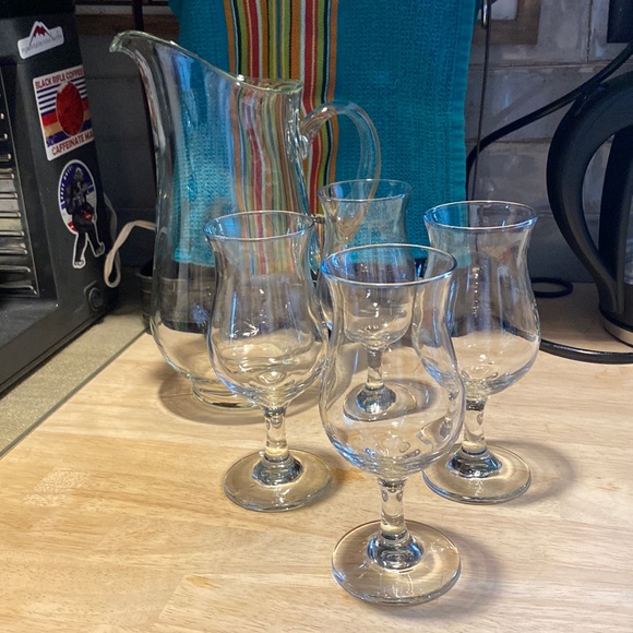 LIKE NEW Sangria Pitcher and Stemmed Glasses - Picture 1 of 5